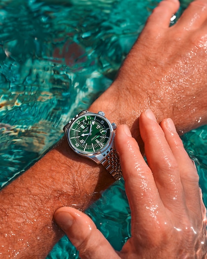 longines-legend-diver-l3-764-4-06-6-bottom-detailed-view-1600x2000-56-1733408753.jpg